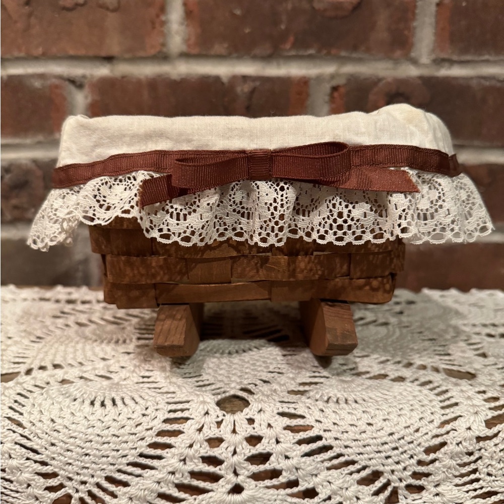 Vintage 1986 Longaberger mini cradle basket with authentic liner